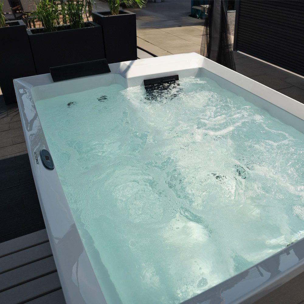 18 Massagedüsen I Außen Whirlpool 18 Massagedüsen I Außen Whirlpool