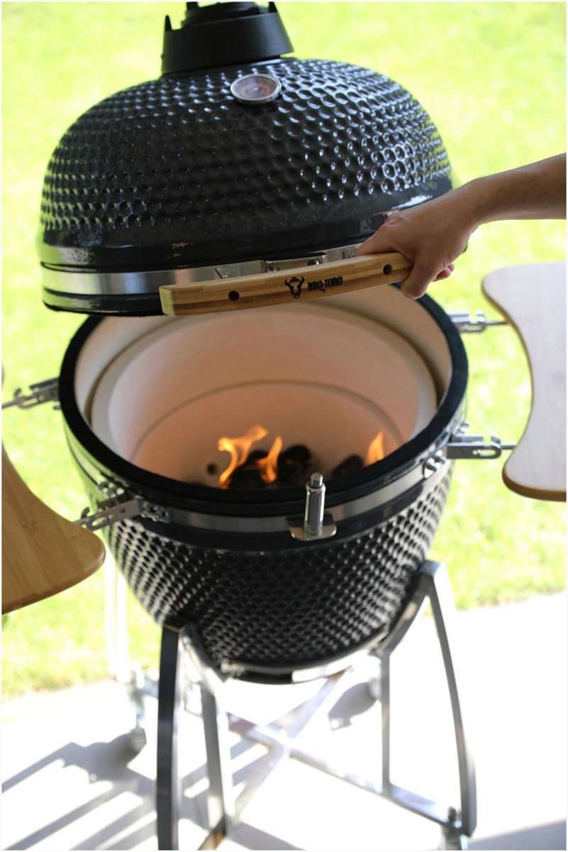 BBQ-Toro BBQ-Toro KURO Kamado Keramikgrill Ø 52 cm in Grau – Detailansicht
